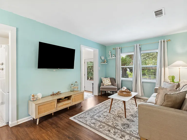 610 Pelham Rd — Photo 6