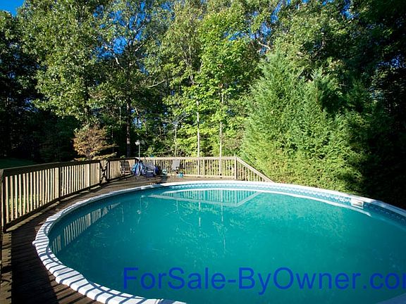 3rd image of 201 Birch Creek Dr