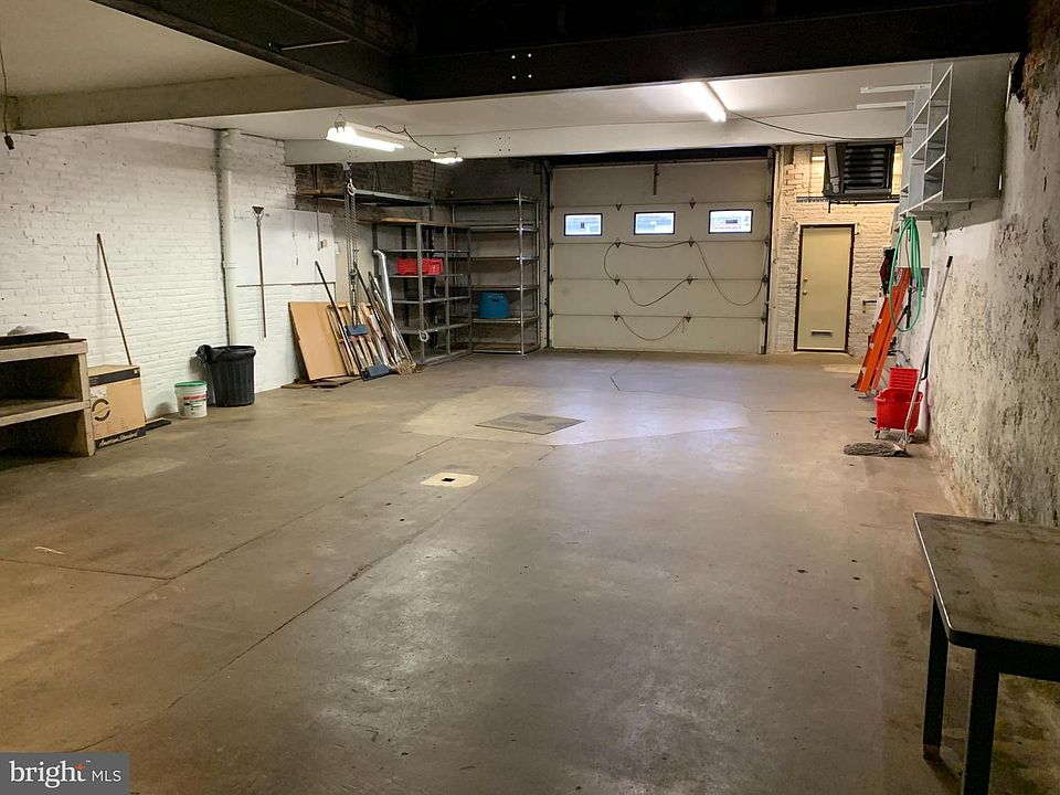 2nd image of 6635 Glenloch St