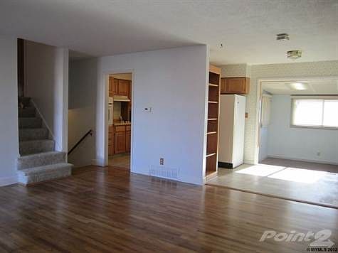 2nd image of 433 Fremont Ave
