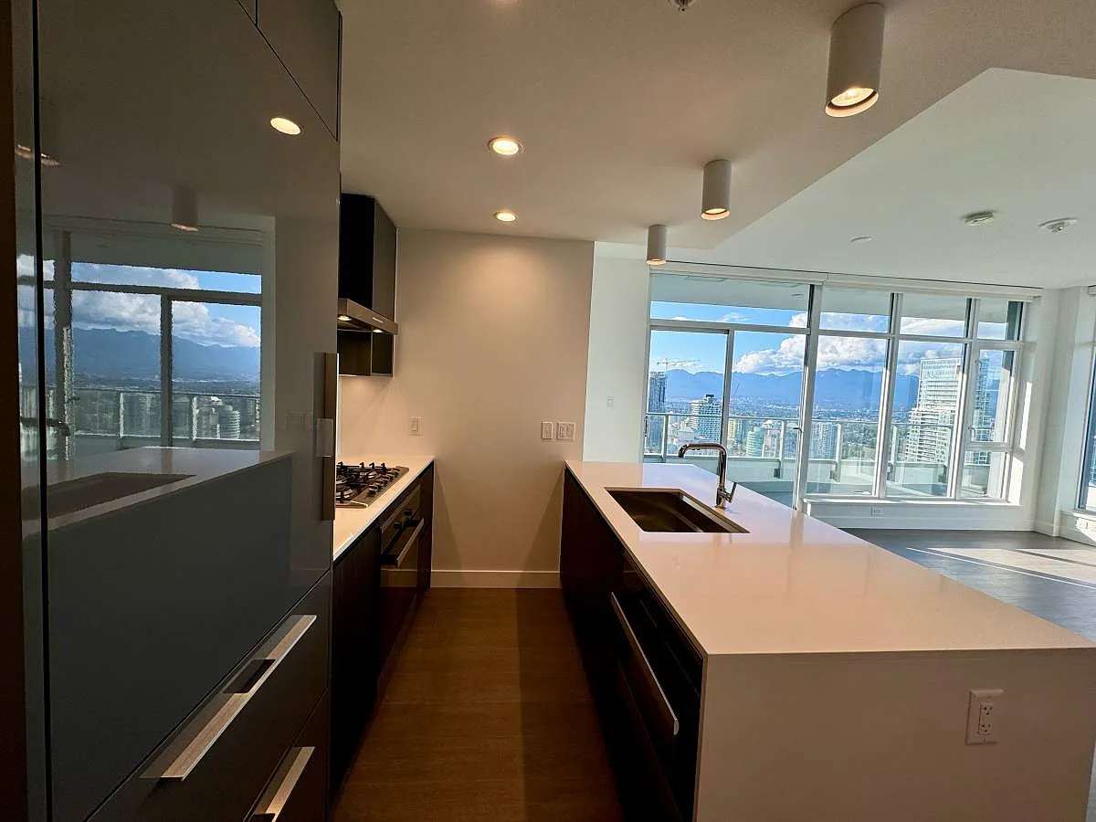 2 bed, 744 sqft, $3,200 — Photo 2