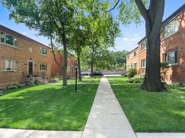 8023 Lake St #2, River Forest, IL 60305