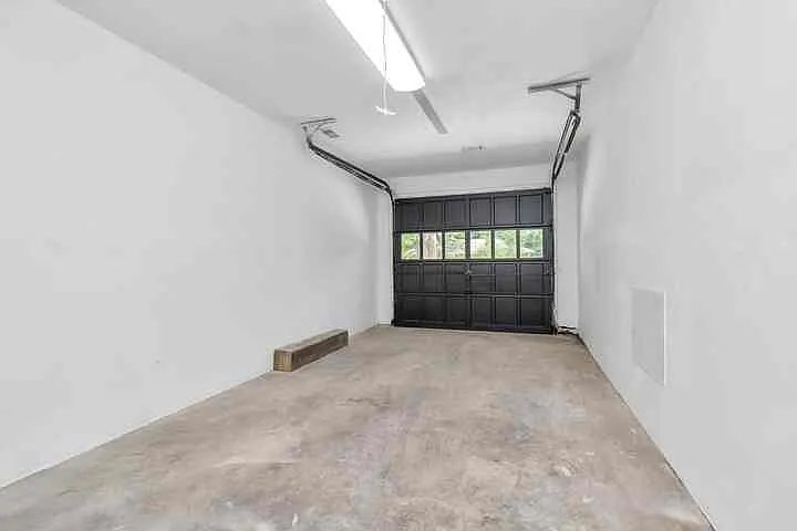 2107 Wakefield Dr — Photo 37