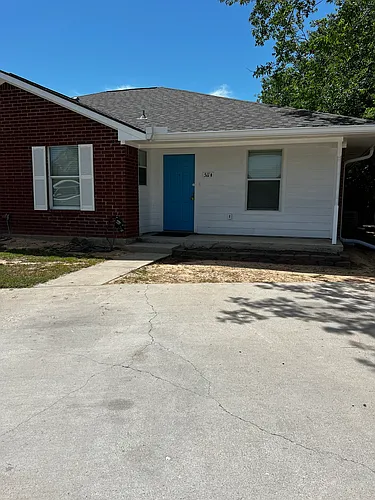 511 W Live Oak St #B Photo 1