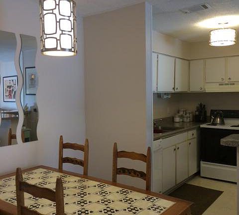 4th image of 850 Mallery St #10T