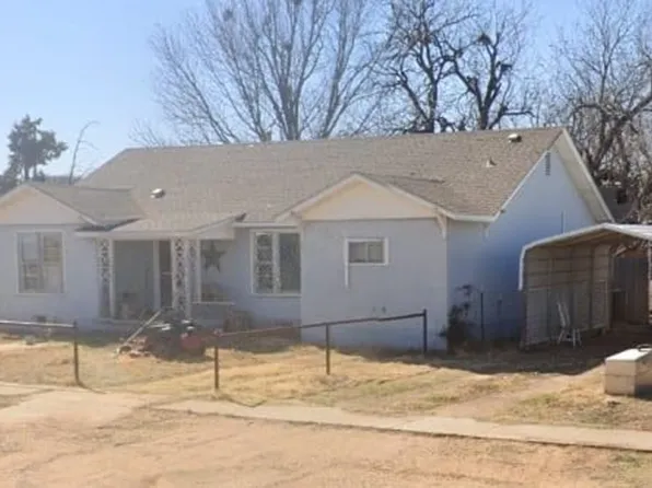 1717 Eubank St, Matador, TX 79244
