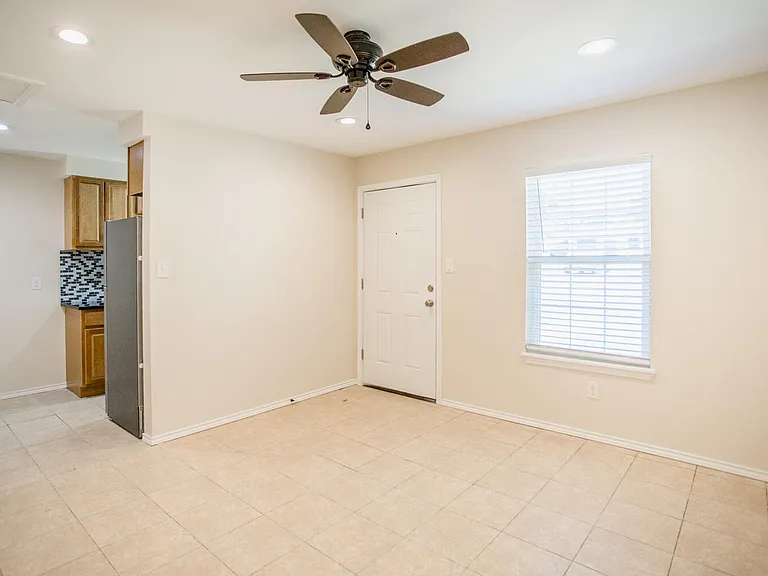 1231 N Lbj Dr #10 — Photo 2