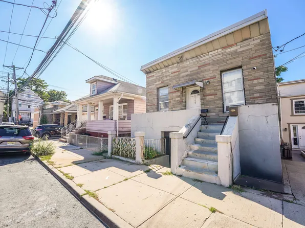 6709 Bergenwood Ave, North Bergen, NJ 07047