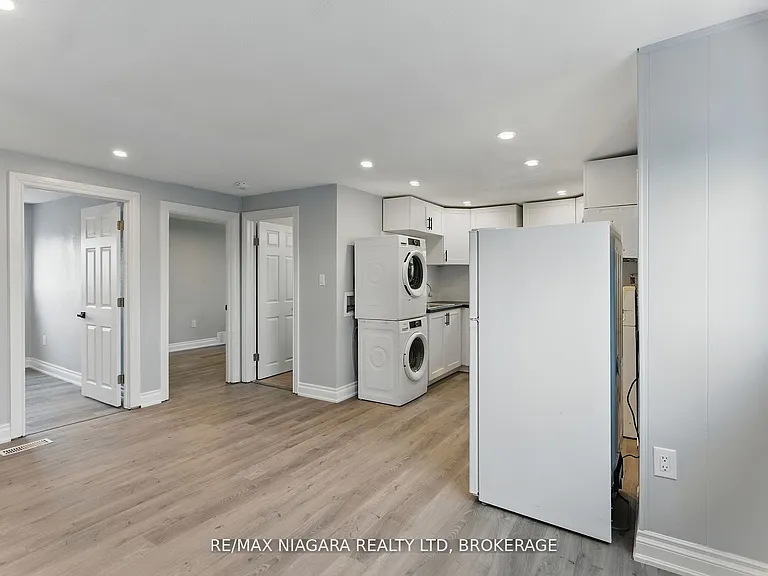 290 Scholfield Ave S #1 — Photo 4