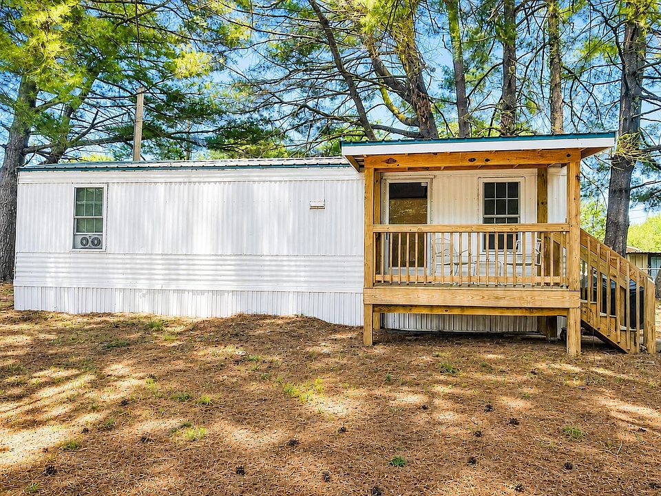 1st image of 30 Roberts Dr
