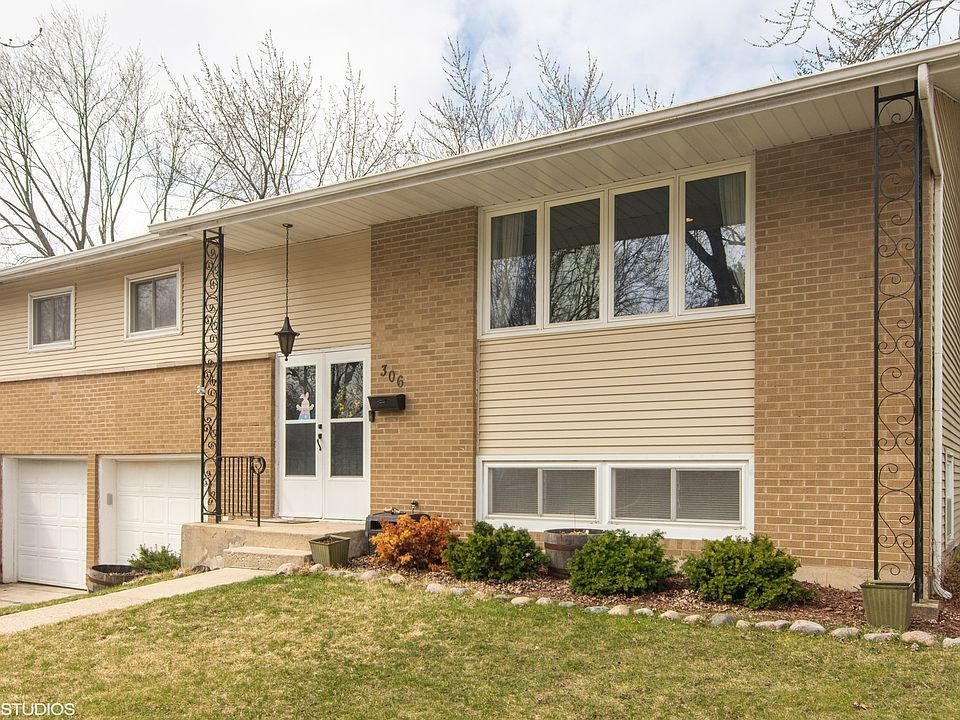 1st image of 300 N Bissell Dr