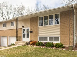 300 N Bissell Dr, Palatine, IL 60074