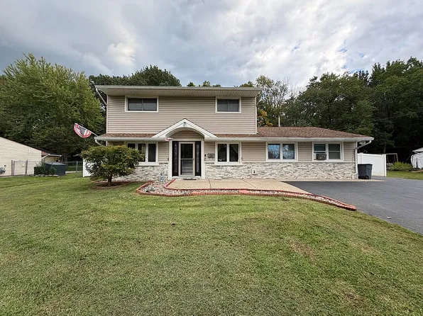 80 Stillwell Rd, Kendall Park, NJ 08824