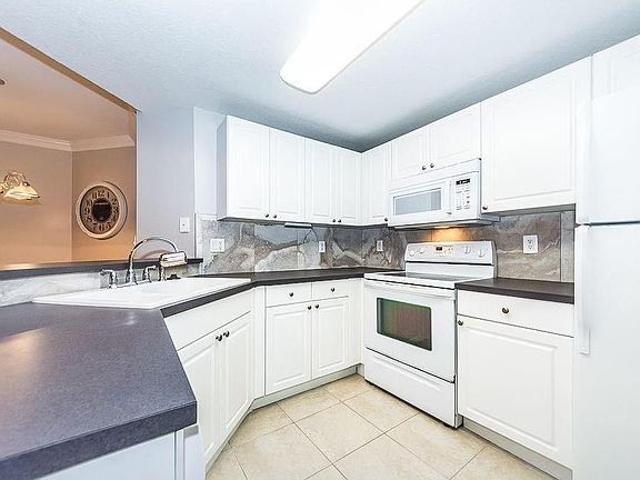 5th image of 5080 Fairways Cir APT 107