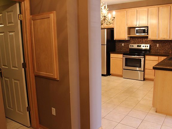 4th image of 13905 53rd Ave N APT 402