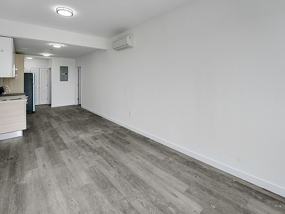 3rd image of 2735 E 13th St #4C