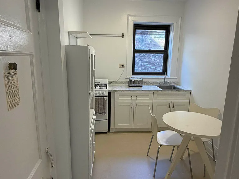 332 W 83rd St #8 — Photo 1