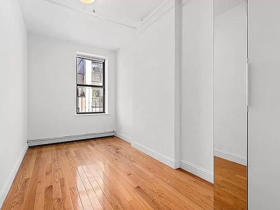 3rd image of 23 Orchard St APT 5