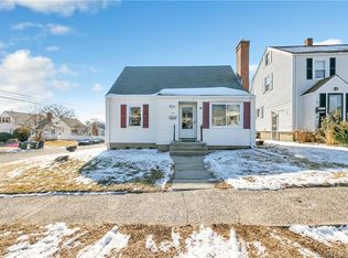 875 Thorme St, Bridgeport, CT 06606