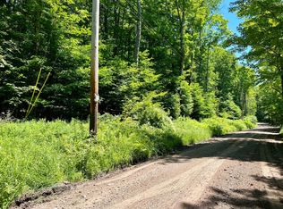 419 Wallerville Rd, Lake Como, PA 18437