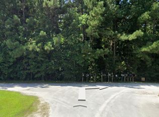 135 Bayside Dr, Sneads Ferry, NC 28460