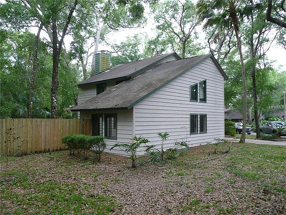 3rd image of 8 Rollingwood Trl