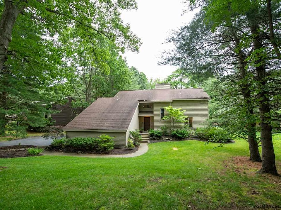 1st image of 11 Robinwood Dr