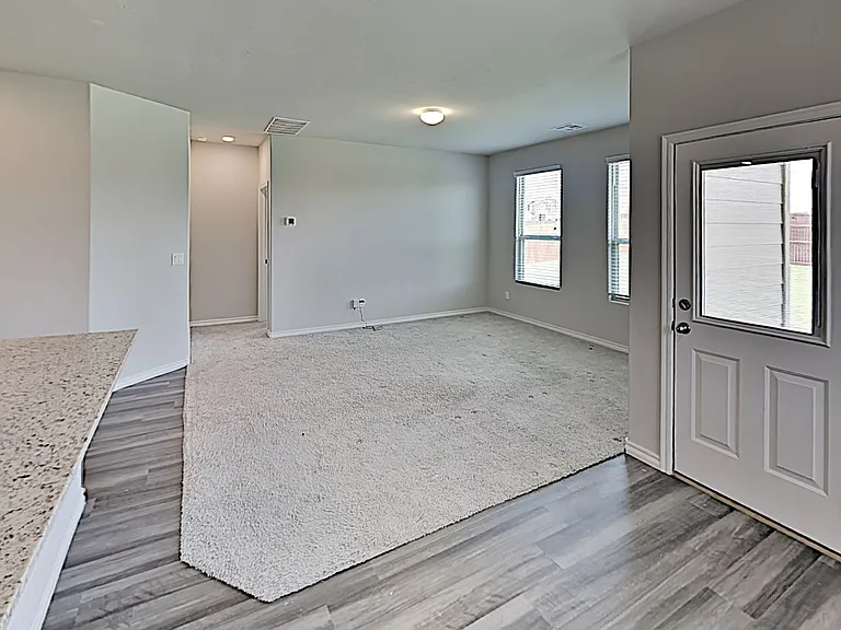 2516 Caden Ct — Photo 5