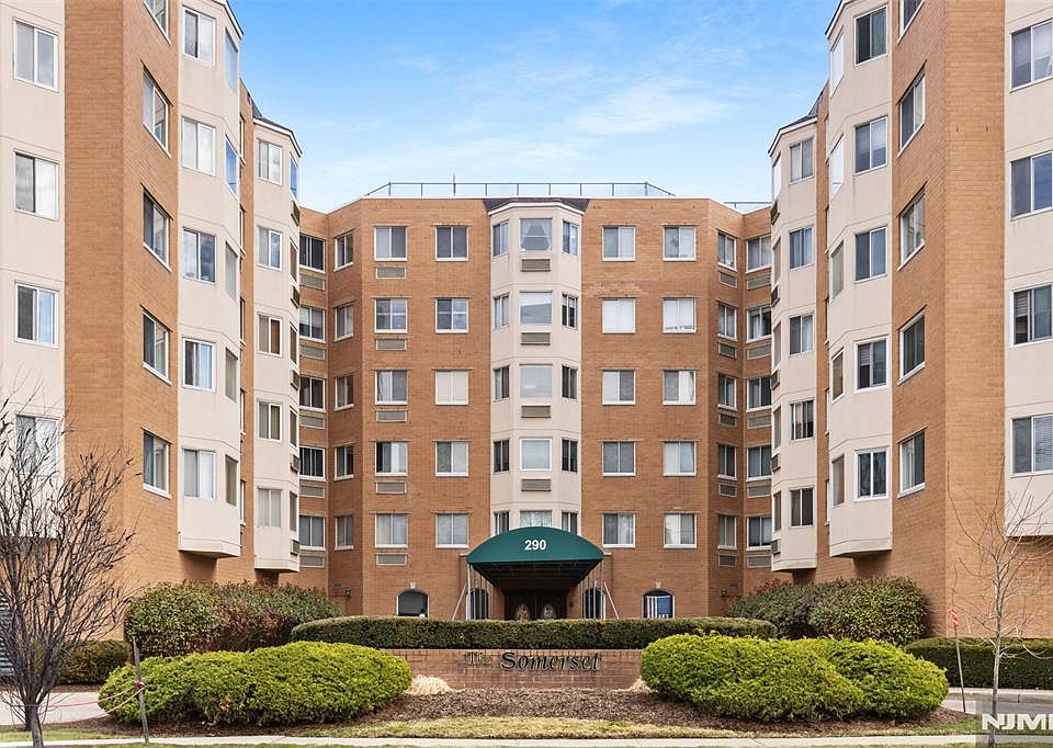 1st image of 290 Anderson St APT 2A