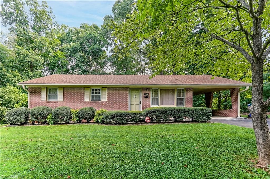 303 Maple St, Jonesville, NC 28642 Zillow