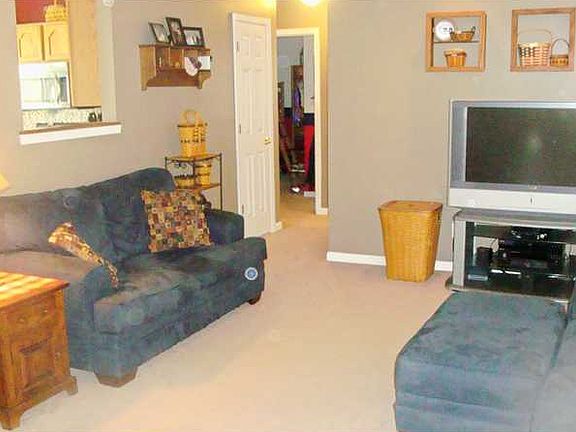 4th image of 61 Millet Ct