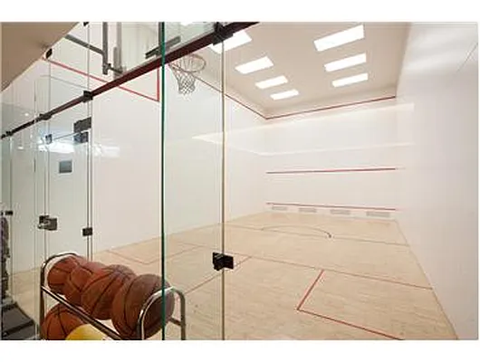 Rented by Douglas Elliman | media 33