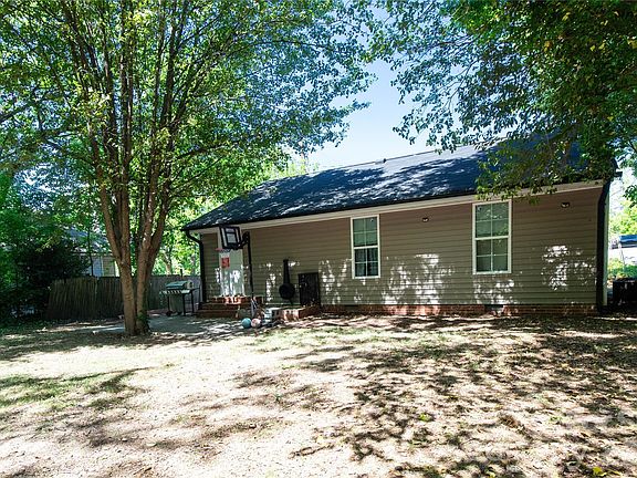 3rd image of 1913 Freeman Mill Rd