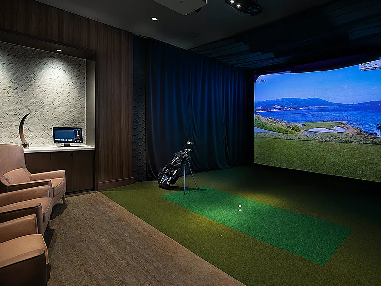 Indoor Virtual Golf Simulator