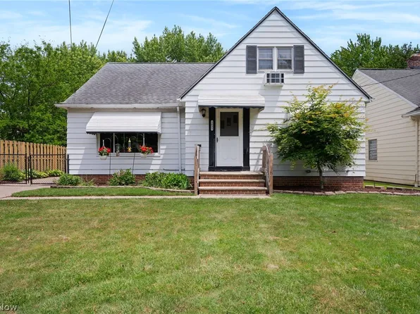 1631 Brainard Rd, Lyndhurst, OH 44124