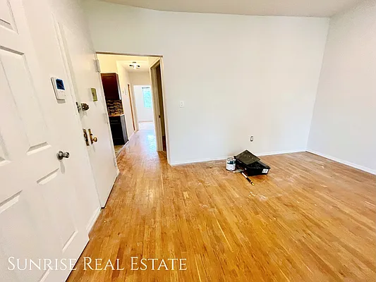 Rented by Sunrise Real Estate | media 49