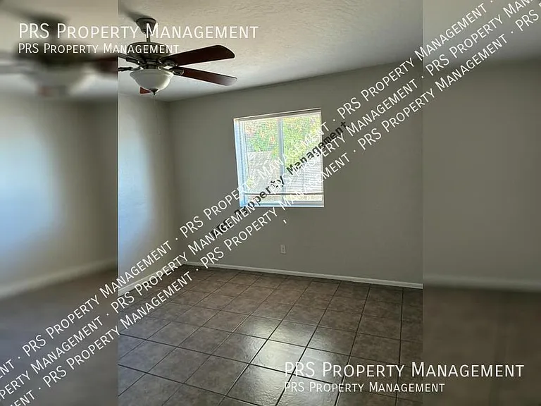 10641 N 15th Ave #B — Photo 7