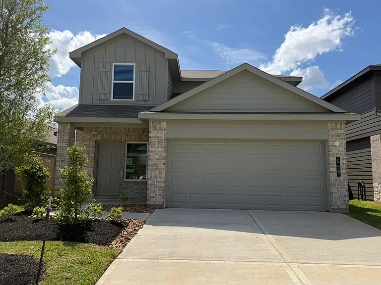 559 Belle Springs Ln — Photo 1