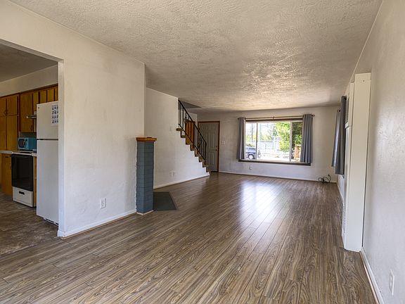 3rd image of 1180 Fairmount Ave S