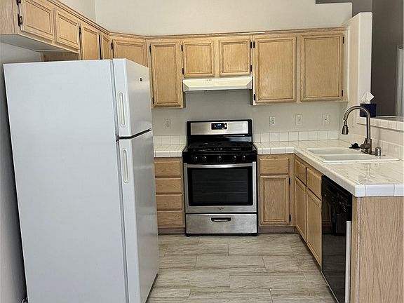 5th image of 2110 Los Feliz St Unit 2055