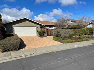 12 Esmeyer Dr, San Rafael, CA 94903
