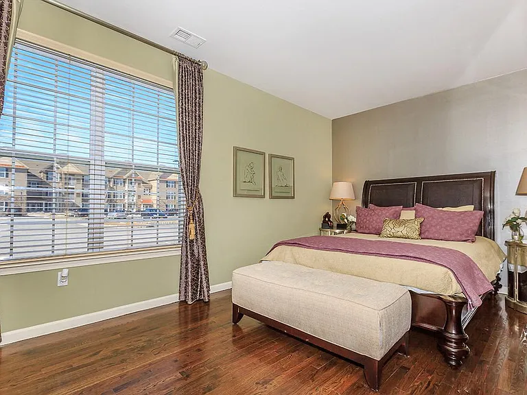Sterling Parc at Middletown — Photo 10