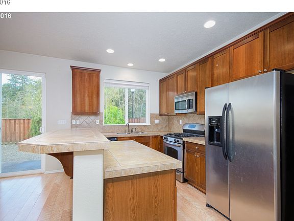 4th image of 4631 SE Sandalwood St
