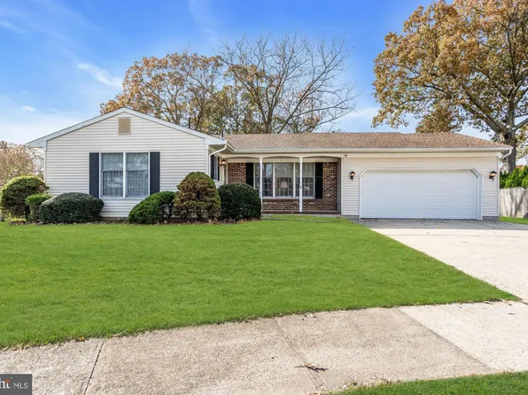 704 Oak Ct, Lanoka Harbor, NJ 08734