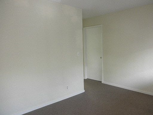 2nd image of 211 E 11th St Ste 201