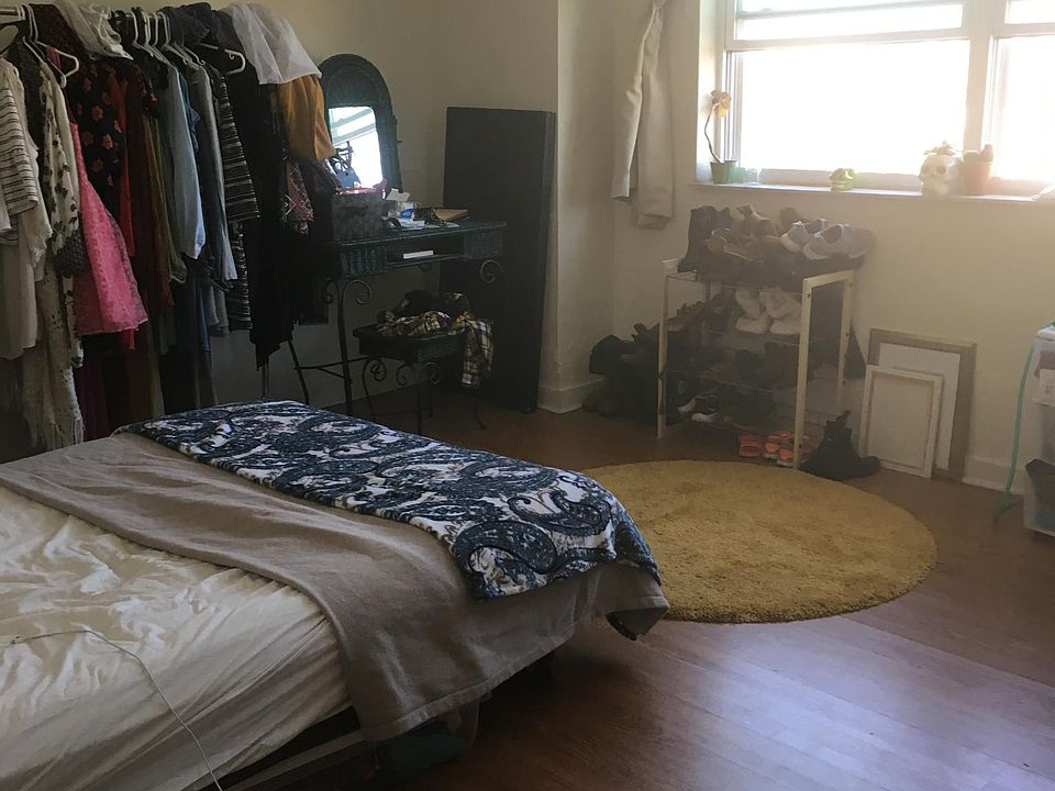 2nd image of 1134 Dickinson St #3F