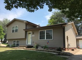 1204 Hunter Dr, Norwalk, IA 50211