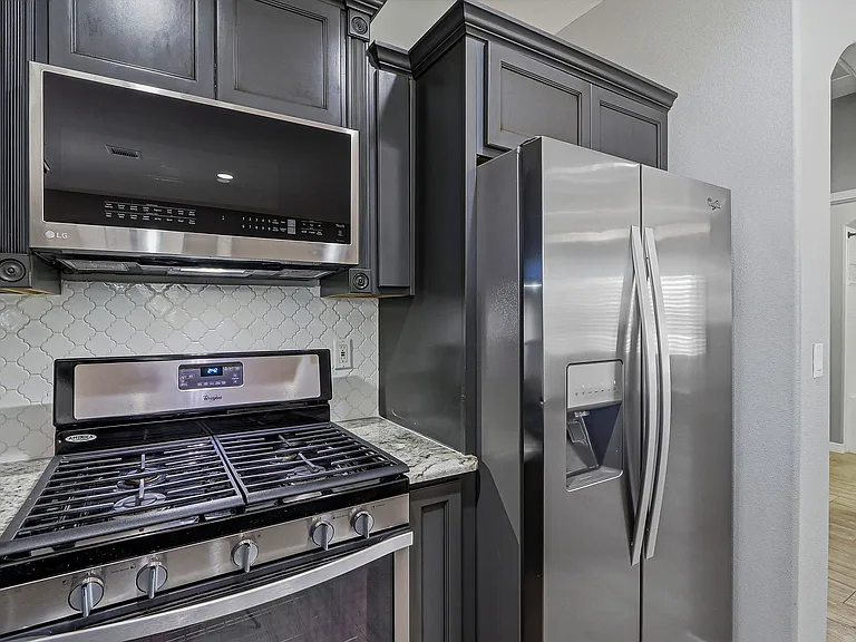 2120 Honour Point Pl — Photo 13
