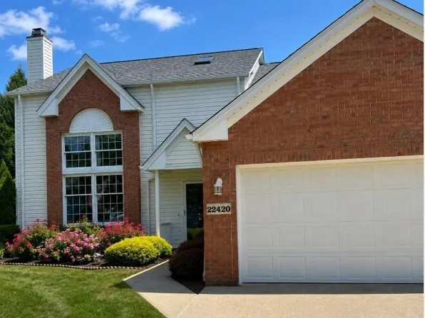 22420 Woodfield Trl, Strongsville, OH 44149