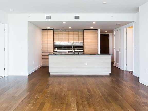 5th image of 708 Long Bridge St APT 1208